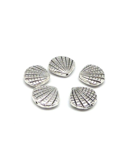 Perle coquille Saint Jacques en métal argenté travaillé