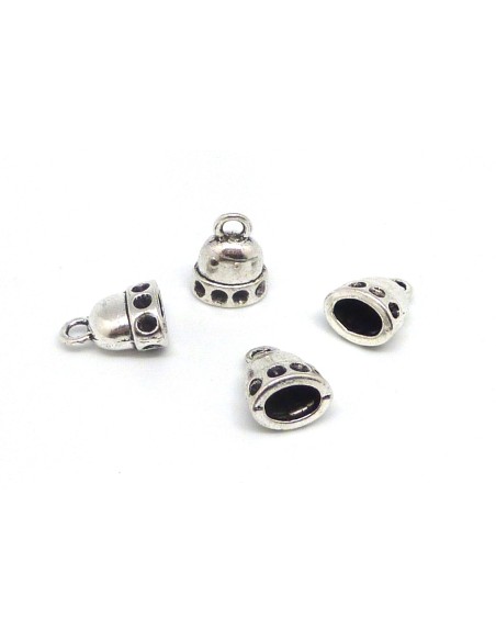 4 Embouts pour cordon calotte 7,4mm x 4,8mm en métal argenté gravé de points