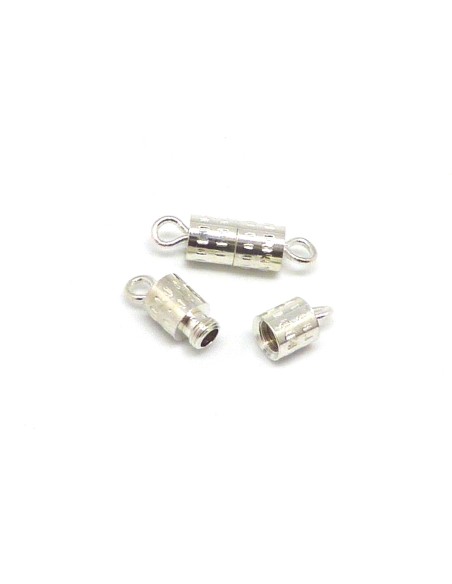 Fermoir à vis 4mm en métal de couleur argenté brillant blanc