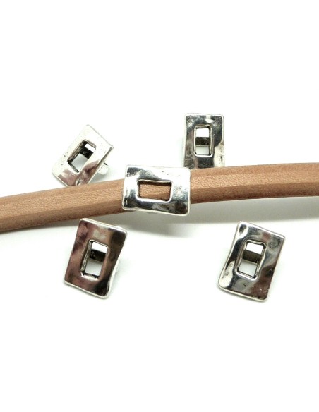 Perle passant à gros trou en métal martelé argenté