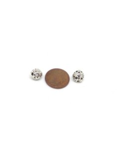 10 Perles en métal argenté ronde 7,8mm travaillé, style ethnique 2