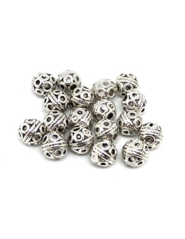 10 Perles en métal argenté ronde 7,8mm travaillé, style ethnique