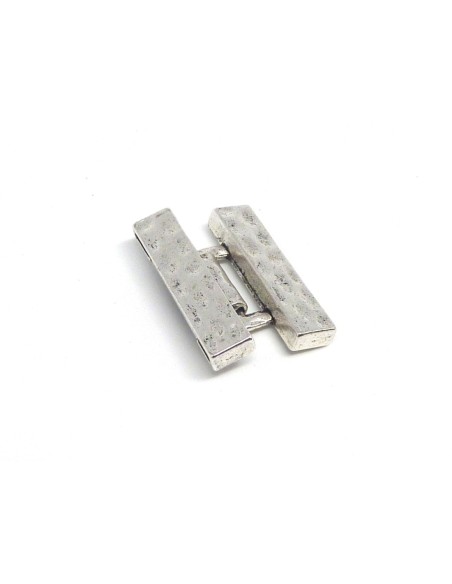 Fermoir manchette clip en métal argenté martelé largeur 3cm