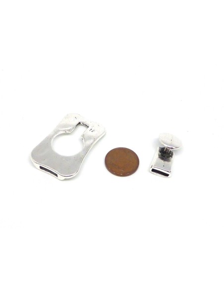 Fermoir crochet toggle rectangle pour lanière de 8-9mm en métal argenté martelé