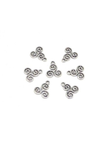 Breloque Triskel en métal argenté  symbole celtique