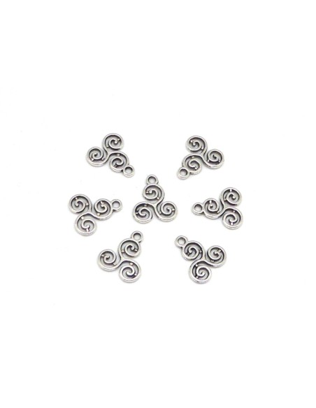 Breloque Triskel en métal argenté  symbole celtique