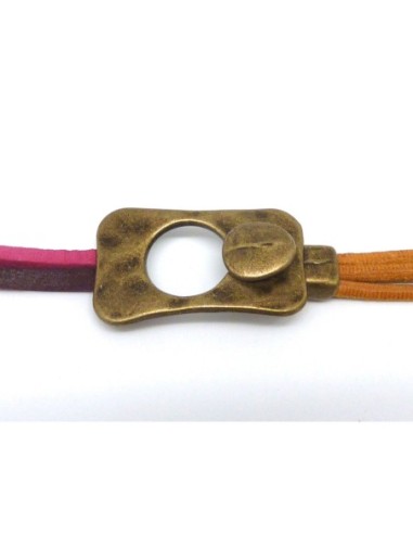 Fermoir crochet toggle rectangle pour lanière de 8-9mm ou plusieurs cordons en métal de couleur bronze martelé
