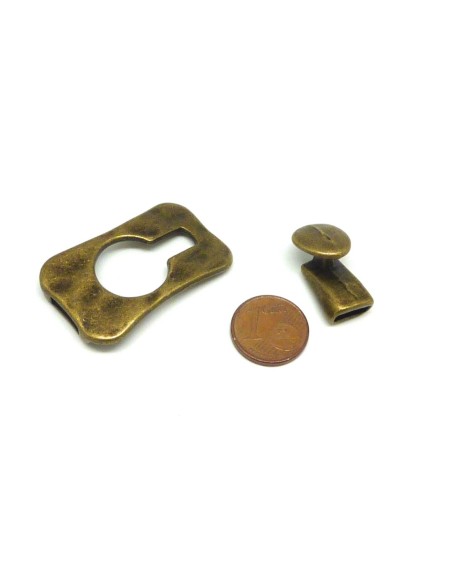Fermoir crochet toggle rectangle pour lanière de 8-9mm ou plusieurs cordons en métal de couleur bronze martelé