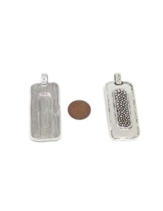 Grand pendentif rectangle travaillé style bohème ethnique chic en métal argenté 2
