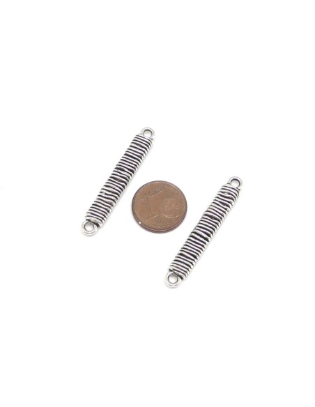 Connecteur style ethnique tige en métal argenté travaillé 4cm de long