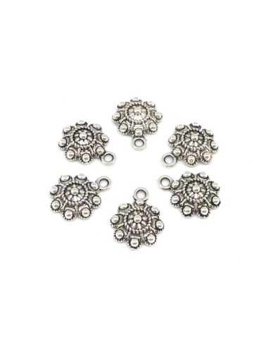 Pendentif fleur en métal argenté pas cher