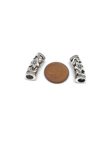 Perle passant en métal argenté motif fleur pour cuir rond 4mm