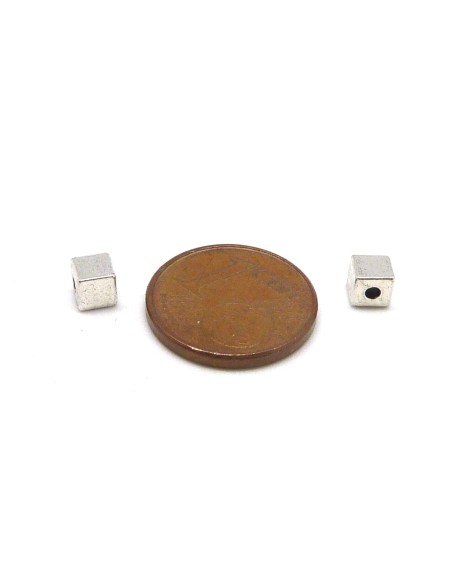 Perle carré argenté 