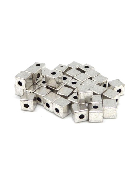 Petite perle carré pour bracelets