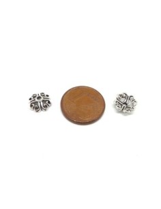 30 Calottes, coupelles en métal argenté travaillées motif coeur 8,9mm 2