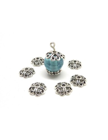 30 Calottes, coupelles en métal argenté travaillées motif coeur 8,9mm