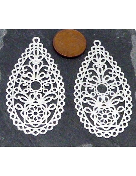 2 Estampes pendentifs larme goutte en filigrane très fine, légère et très stylisé 50mm en métal argenté brillant blanc