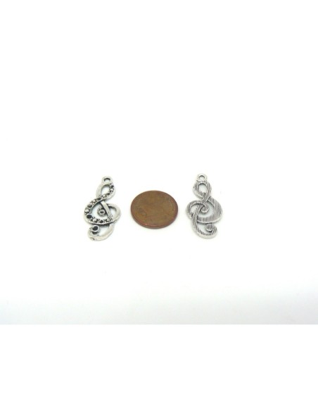 5 Breloques note de musique 28,2mm en métal argenté travaillé