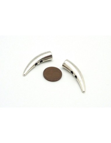 5 Perles 2 trous en forme de défense...