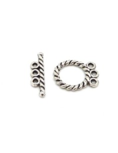 Fermoir toggle en métal argenté travaillé