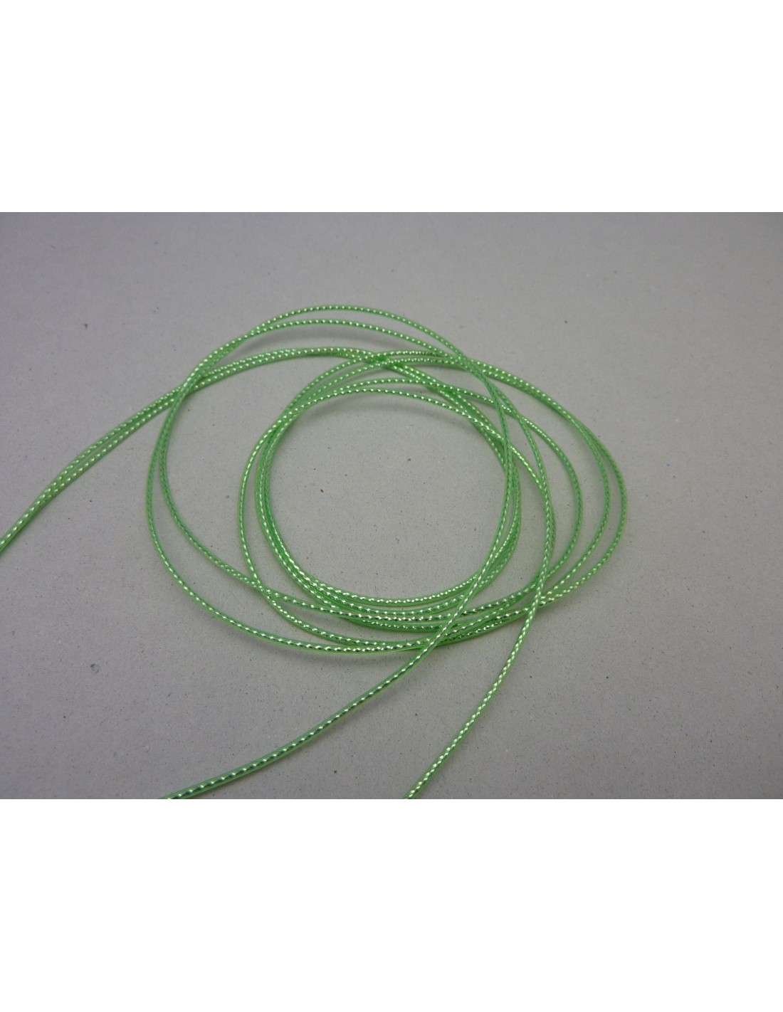 Fil scoubidou, cordon de plastique vert reflet brillant 1,2 mm