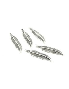 Breloque plume 42,1mm en métal argenté travaillé
