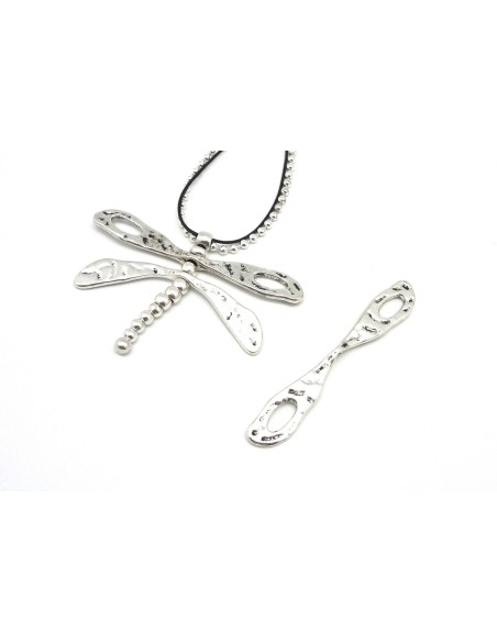 1 grand Intercalaires aile évidé en métal argenté martelé 8cm