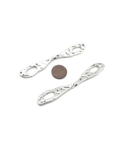 1 grand Intercalaires aile évidé en métal argenté martelé 8cm
