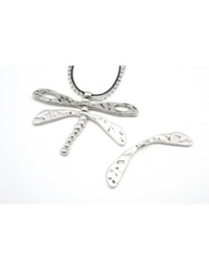 Intercalaire aile en métal argenté martelé 68mm