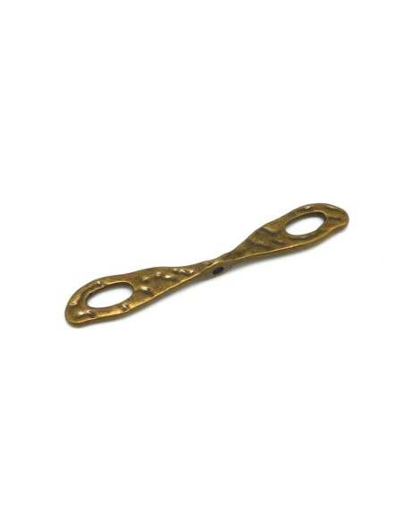 1 grand Intercalaires aile évidé en métal de couleur bronze martelé 8cm