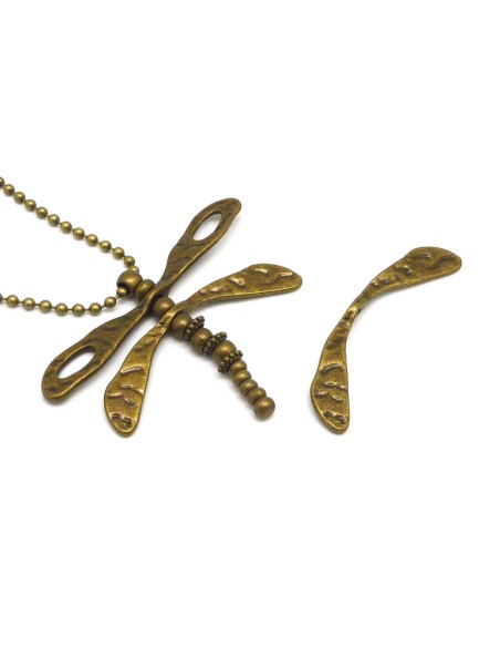 1 grand Intercalaires aile 6,8cm en métal de couleur bronze martelé