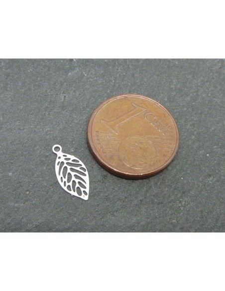 10 Petites breloques feuille en filigrane très fine, légère et stylisé 11,2mm en métal argenté
