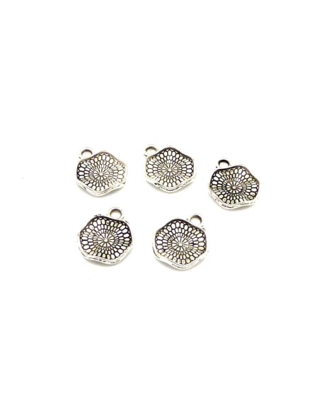 Sequin argenté en métal travaillé