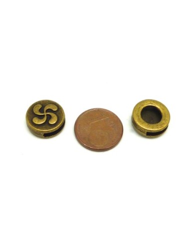 Perles passant croix basque slide pour lanière de 10mm en métal de couleur bronze