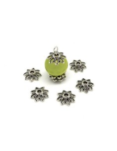 30 Calottes, coupelles en métal argenté travaillées évidé motif fleur 9,8mm