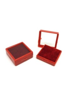 Petits écrins carré 4cm X 4cm X 1,5cm de couleur rouge
