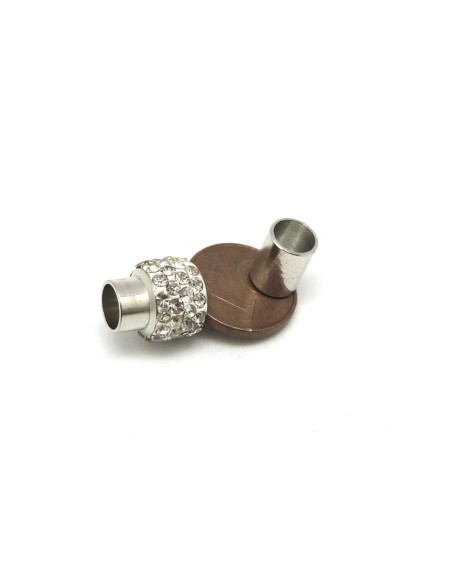 Fermoir aimanté tube orné de strass pour cordon de 5,5mm 6mm en métal argenté