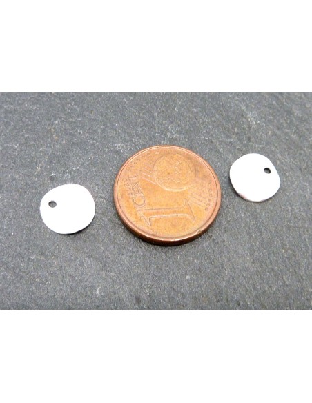 10 mini breloques sequin, pastille 8mm en métal argenté légèrement ondulé