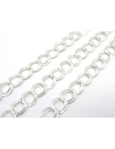 Chainette maillon double forçat en métal argenté ciselé