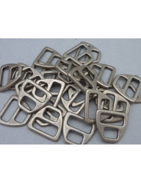 3 Connecteur, attache en métal argenté vieilli