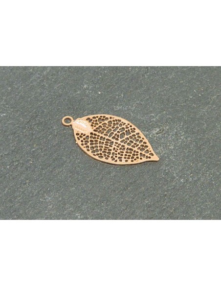 5 breloques feuille en filigrane très fine, légère et stylisé 18,9mm en métal doré rose