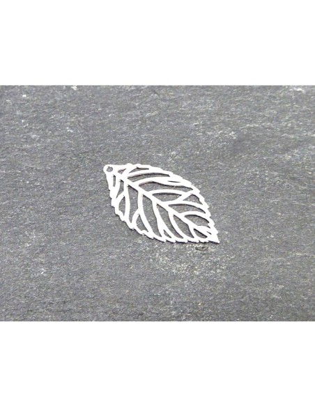 R-4 breloques feuille en filigrane très fine, légère et stylisé 20,6mm en métal argenté brillant blanc