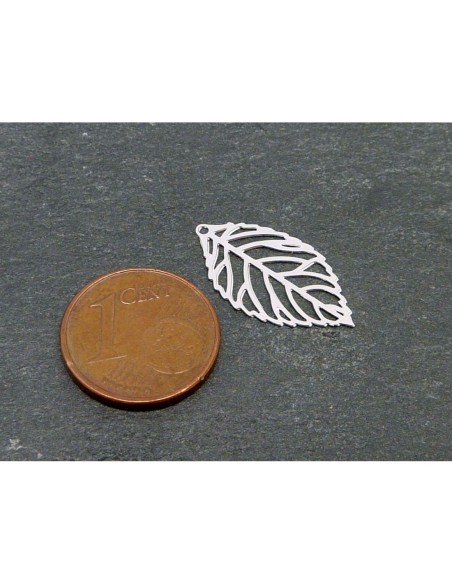 R-4 breloques feuille en filigrane très fine, légère et stylisé 20,6mm en métal argenté brillant blanc