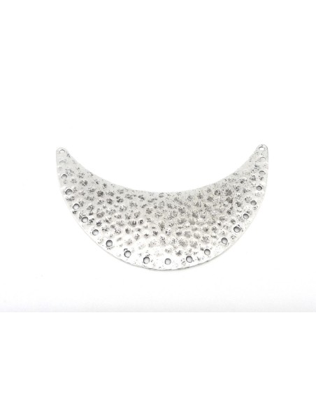 Plastron en métal argenté martelé 21 trous 9,5cm