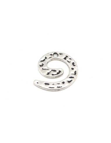 5 Breloques, pendentif spirale, escargot ou lettre "e" en métal argenté martelé 21,4mm