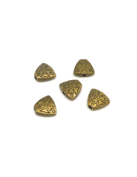 10 Perles intercalaire triangle gravé en métal de couleur bronze 9,3mm