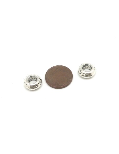 10 Perles rondes aplaties martelé, 10,5mm en métal argenté strié  à gros trou 5,4mm