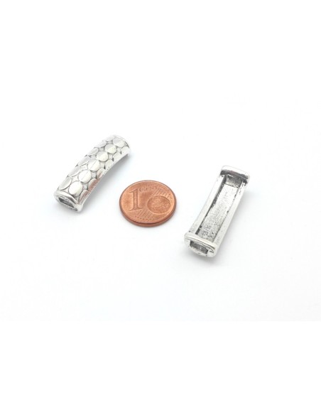2 Perles passant rectangle gravé pois en relief pour cordon de 5mm en métal argenté 