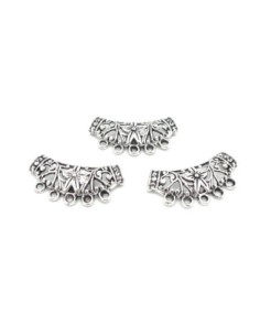 Petits Plastron pendentif travaillé 38,3mm en métal argenté