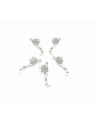 charm mètre de couturière en métal argenté 26,9mm x 11,2mm